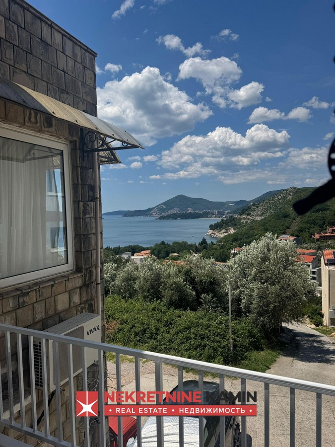 Dvosoban stan sa pogledom na more, Pržno, Budva